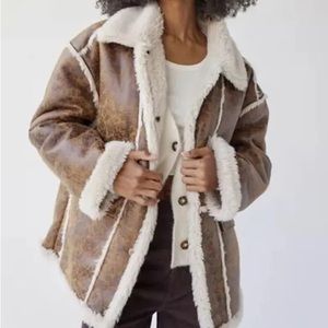 UO Leigh Oversized Faux Suede Sherpa Jacket